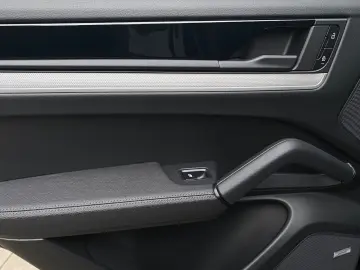 PORSCHE Cayenne Coupe Facelift2024 Pano 360 Leder Stheiz