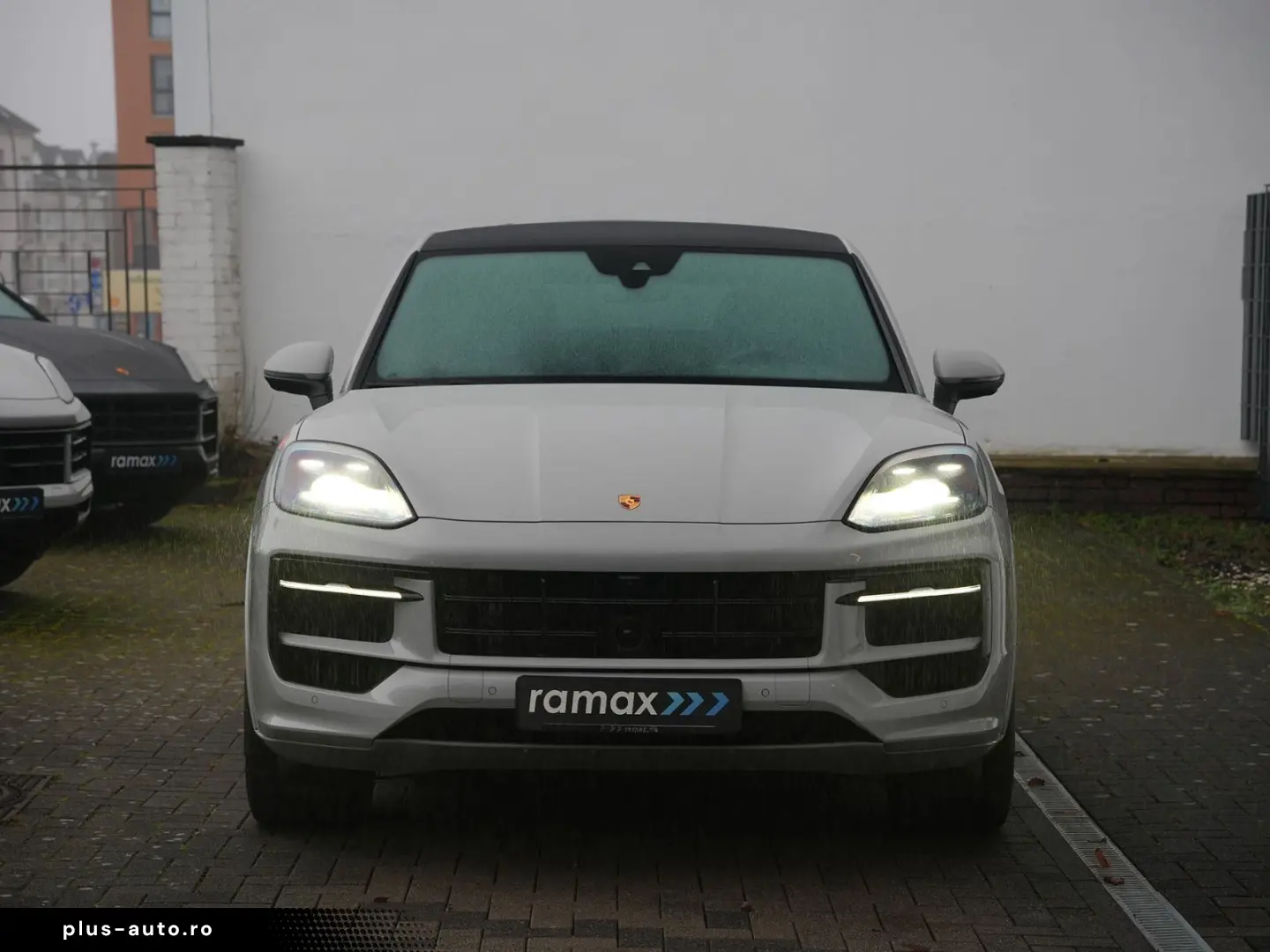 PORSCHE E-Hybrid Coupé SPORTDESIGN-PAKET-INNO-BOSE-22 T