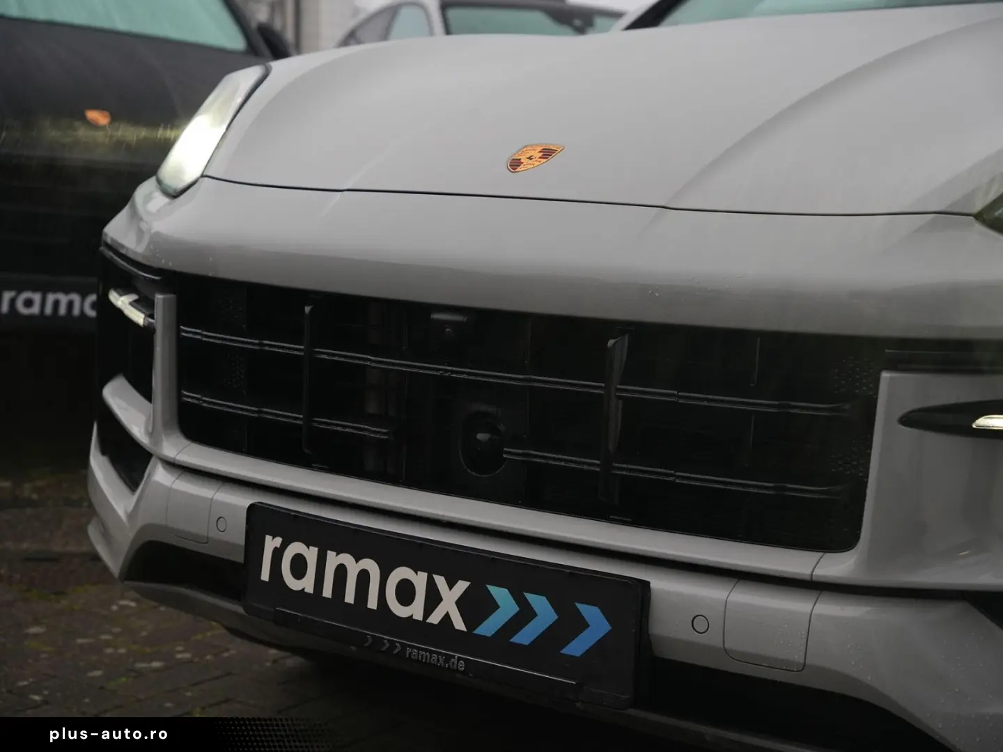 PORSCHE E-Hybrid Coupé SPORTDESIGN-PAKET-INNO-BOSE-22 T