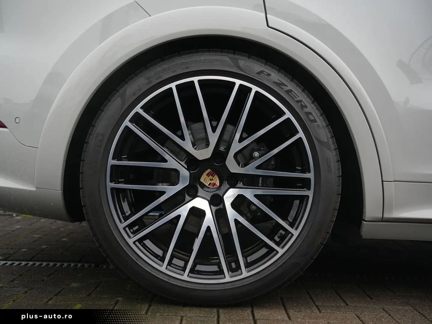 PORSCHE E-Hybrid Coupé SPORTDESIGN-PAKET-INNO-BOSE-22 T