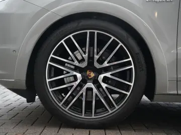 PORSCHE E-Hybrid Coupé SPORTDESIGN-PAKET-INNO-BOSE-22 T