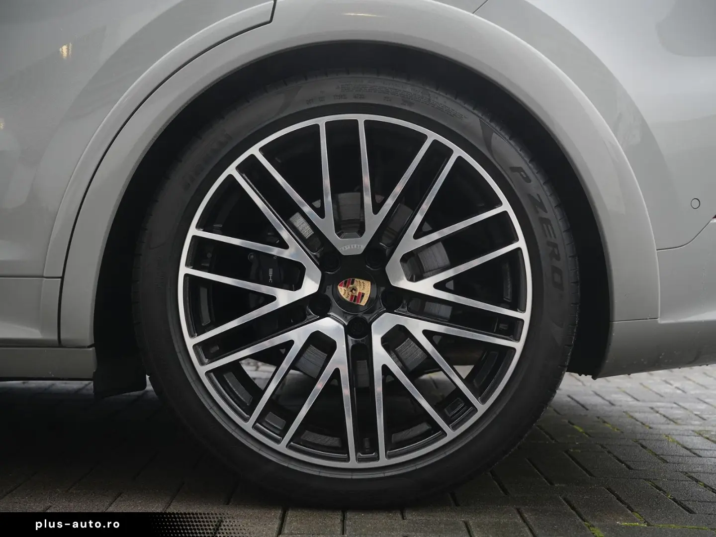 PORSCHE E-Hybrid Coupé SPORTDESIGN-PAKET-INNO-BOSE-22 T