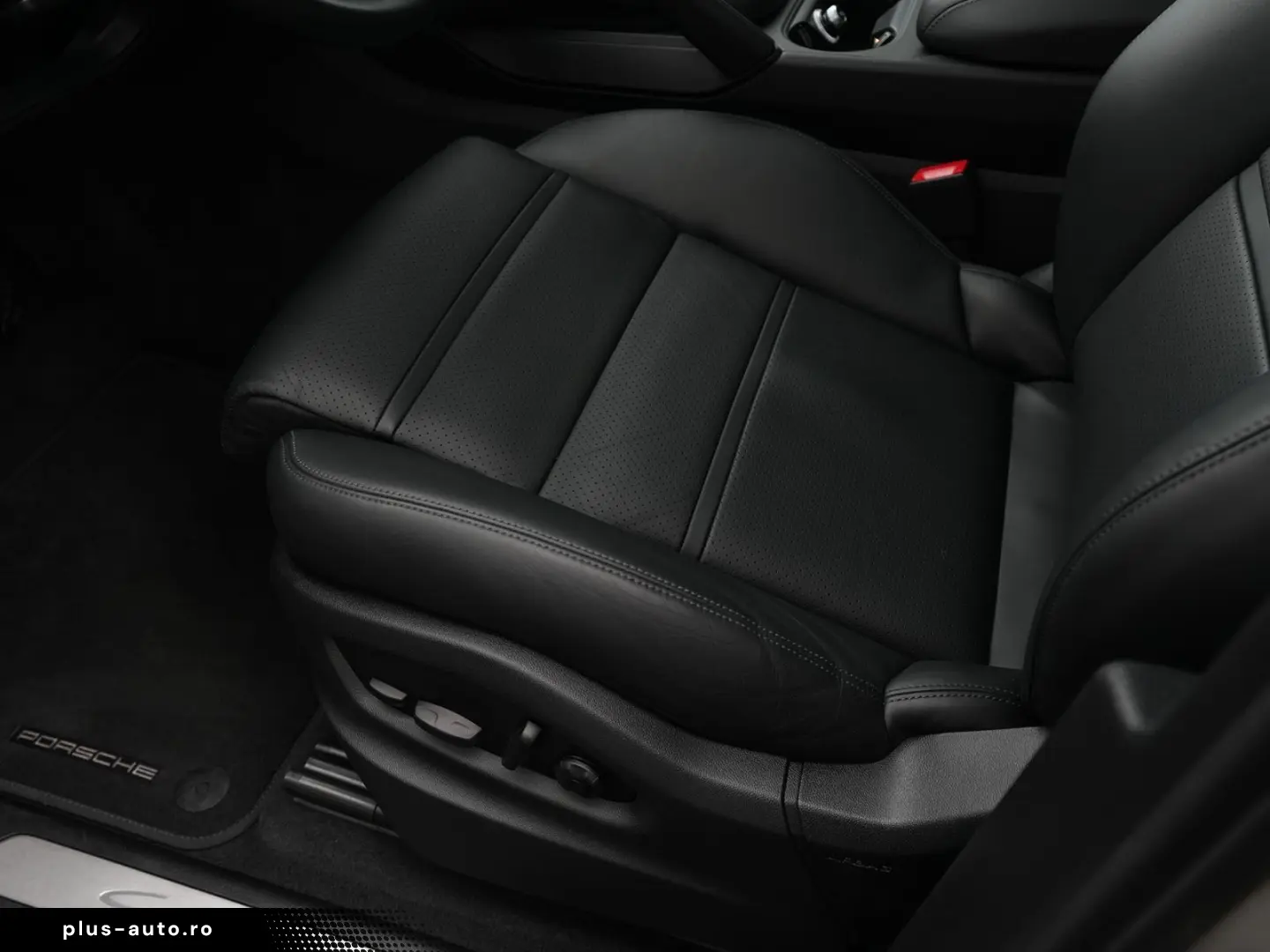 PORSCHE E-Hybrid Coupé SPORTDESIGN-PAKET-INNO-BOSE-22 T