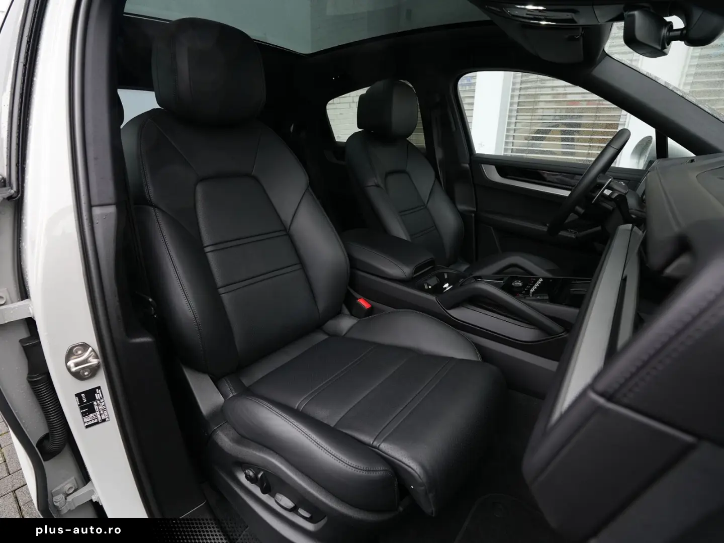 PORSCHE E-Hybrid Coupé SPORTDESIGN-PAKET-INNO-BOSE-22 T