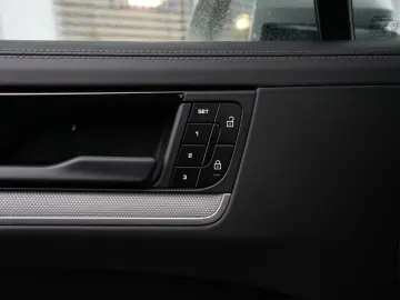 PORSCHE E-Hybrid Coupé SPORTDESIGN-PAKET-INNO-BOSE-22 T