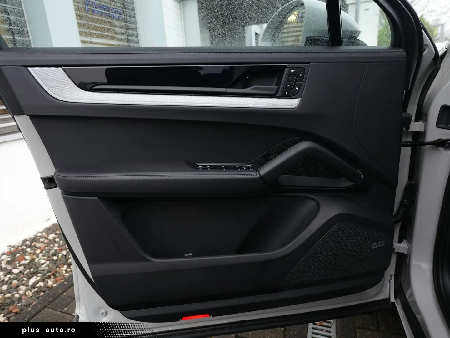 PORSCHE E-Hybrid Coupé SPORTDESIGN-PAKET-INNO-BOSE-22 T