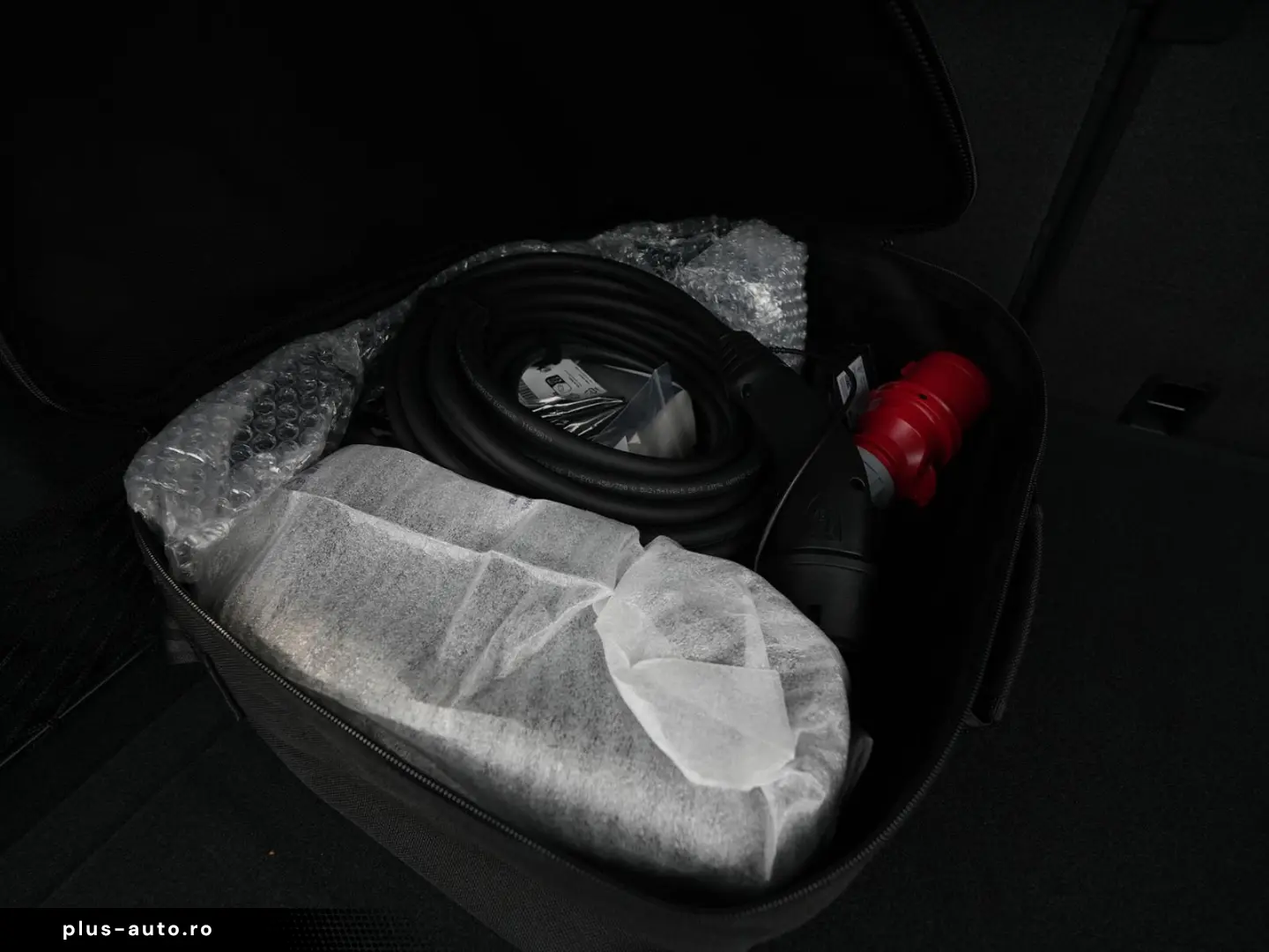 PORSCHE E-Hybrid Coupé SPORTDESIGN-PAKET-INNO-BOSE-22 T