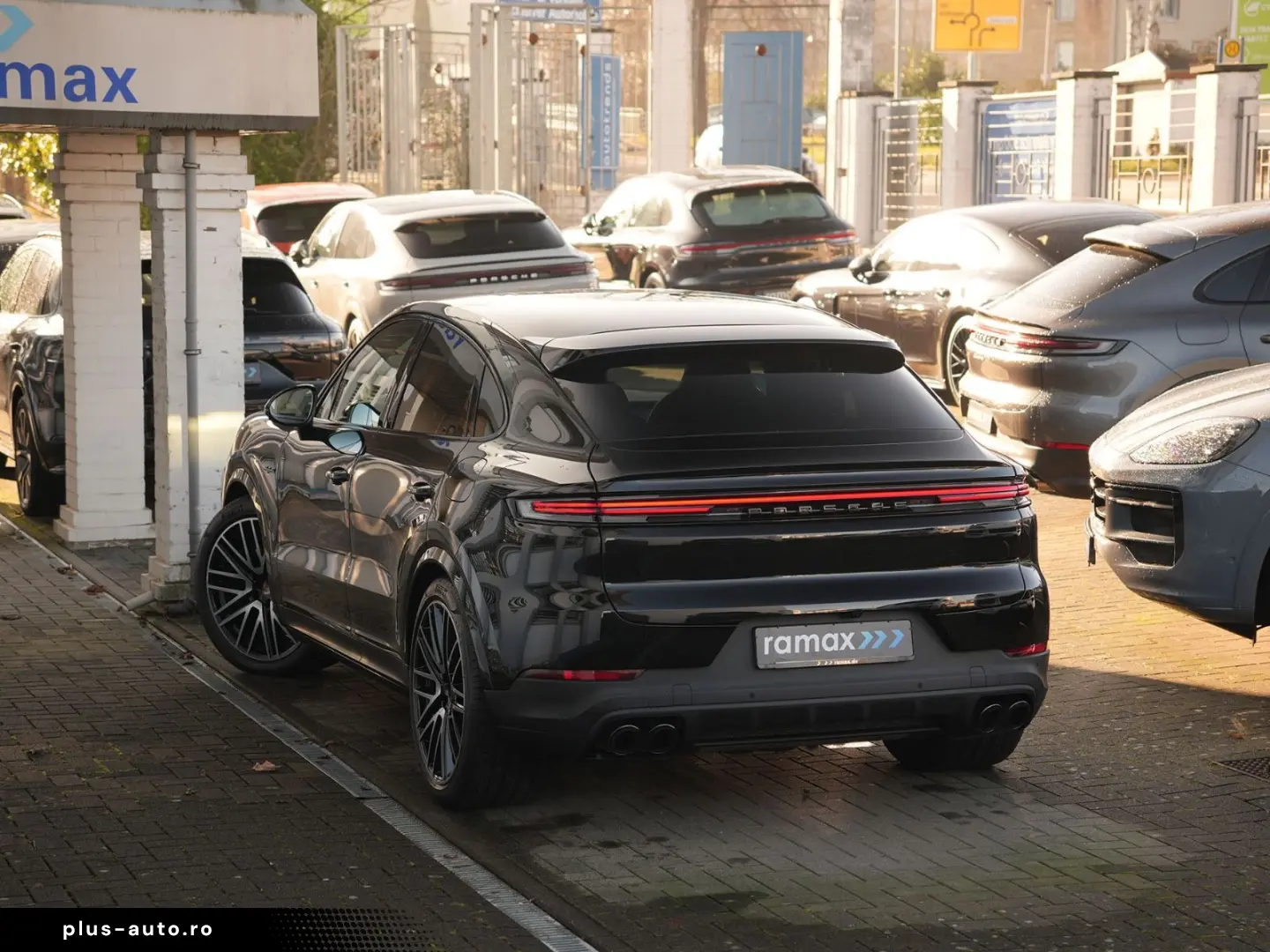 PORSCHE E-Hybrid Coupé ACC-PANO-BOSE-22TURBO-LEDER BEIGE