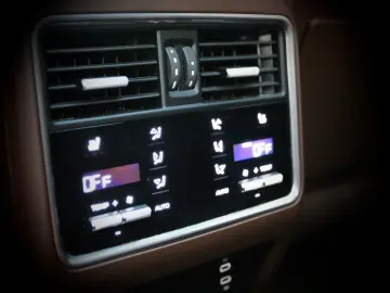 PORSCHE Cayenne Coupe GTS Clubleder InnoDrive 360  22