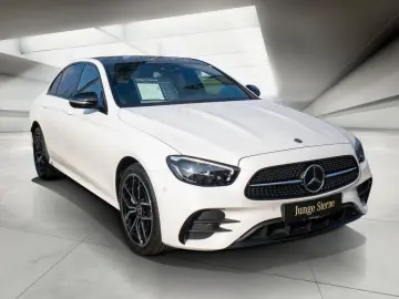 MERCEDES-BENZ E 300 de 4M AMG Distr Pano AHK Burm. Widescr
