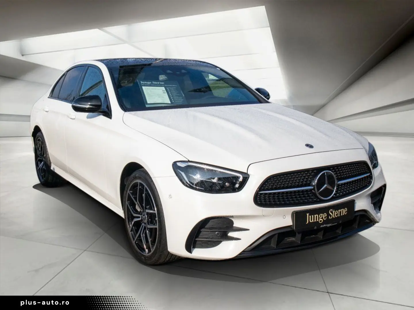 MERCEDES-BENZ E 300 de 4M AMG Distr Pano AHK Burm. Widescr