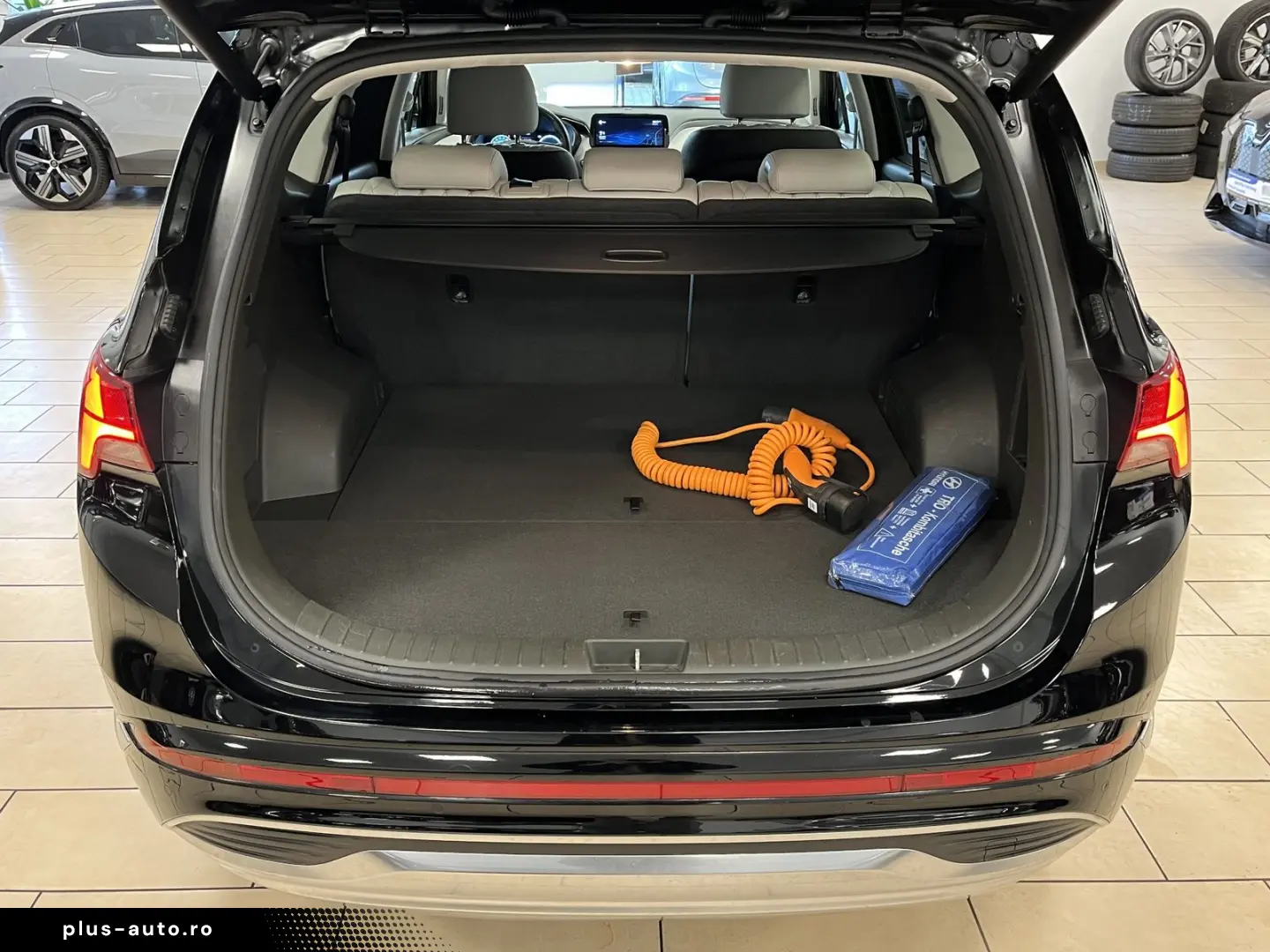 HYUNDAI Santa Fe Signature AWD Leder 360 Cam CarPlay ACC