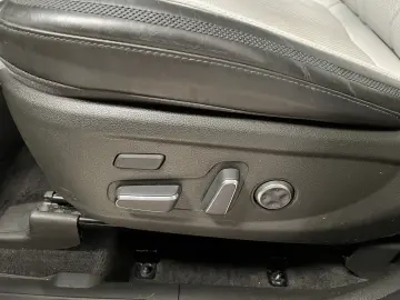 HYUNDAI Santa Fe Signature AWD Leder 360 Cam CarPlay ACC