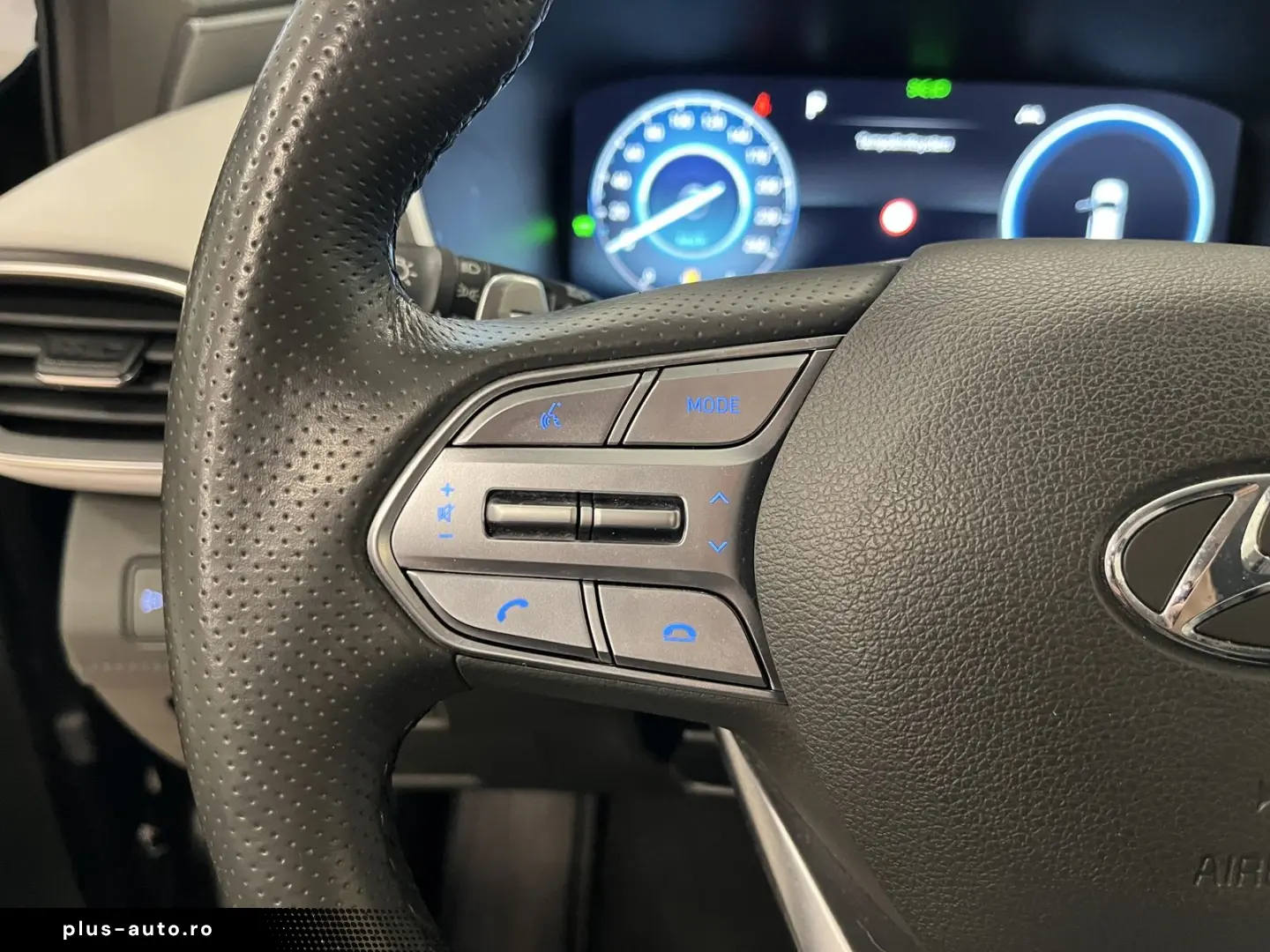 HYUNDAI Santa Fe Signature AWD Leder 360 Cam CarPlay ACC