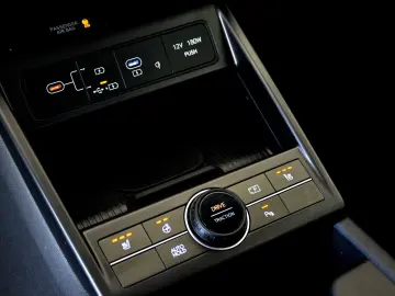 HYUNDAI KONA 7 DCT   LENK   SITZHEIZ.   KAMERA   ACC