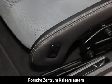 PORSCHE Cayman 718 GT4 RS Sportabgasanlage Überrollkäfig