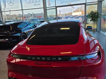 PORSCHE Taycan 4 S Ceramik(PSCB) Sportchrono?Display