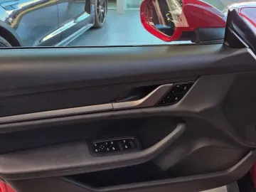 PORSCHE Taycan 4 S Ceramik(PSCB) Sportchrono?Display