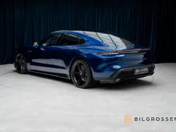 PORSCHE Taycan GTS DD P-Display Pano BOSE 18-Way 360