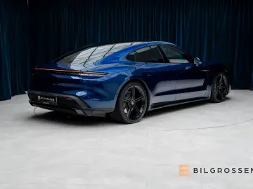 PORSCHE Taycan GTS DD P-Display Pano BOSE 18-Way 360