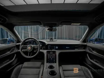PORSCHE Taycan GTS DD P-Display Pano BOSE 18-Way 360