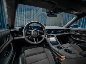 PORSCHE Taycan GTS DD P-Display Pano BOSE 18-Way 360
