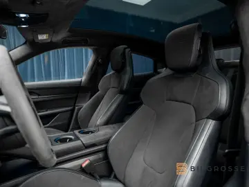 PORSCHE Taycan GTS DD P-Display Pano BOSE 18-Way 360