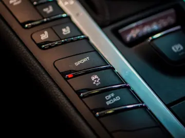 PORSCHE Macan  LED 360  KAMERA APPLE CARPLAY BOSE®