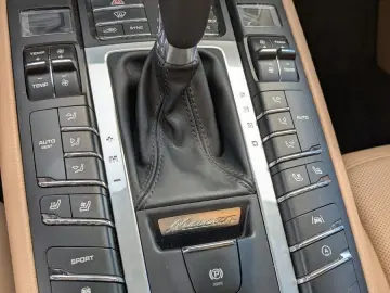 PORSCHE ES MUSS NICHT IMMER SCHWARZ SEIN