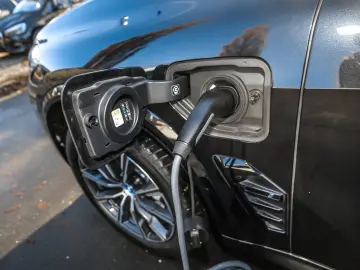 BMW X5 xDrive50e M Sport HUD PANO NAV