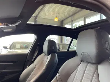 BMW 520d M Sport Pro K.Zg HUD Pano A-LED 360  21  HK