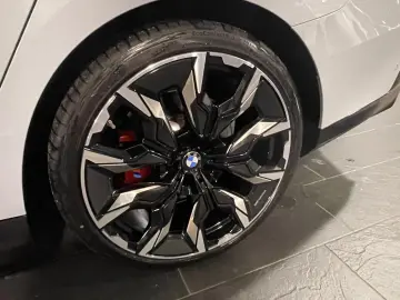 BMW 520d M Sport Pro K.Zg HUD Pano A-LED 360  21  HK