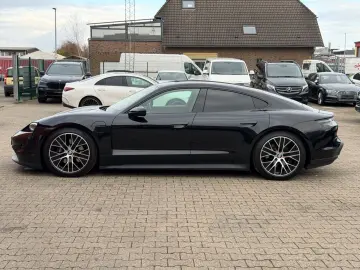 PORSCHE Taycan Luft Matrix Leder Pano Memory ACC 8-Fach