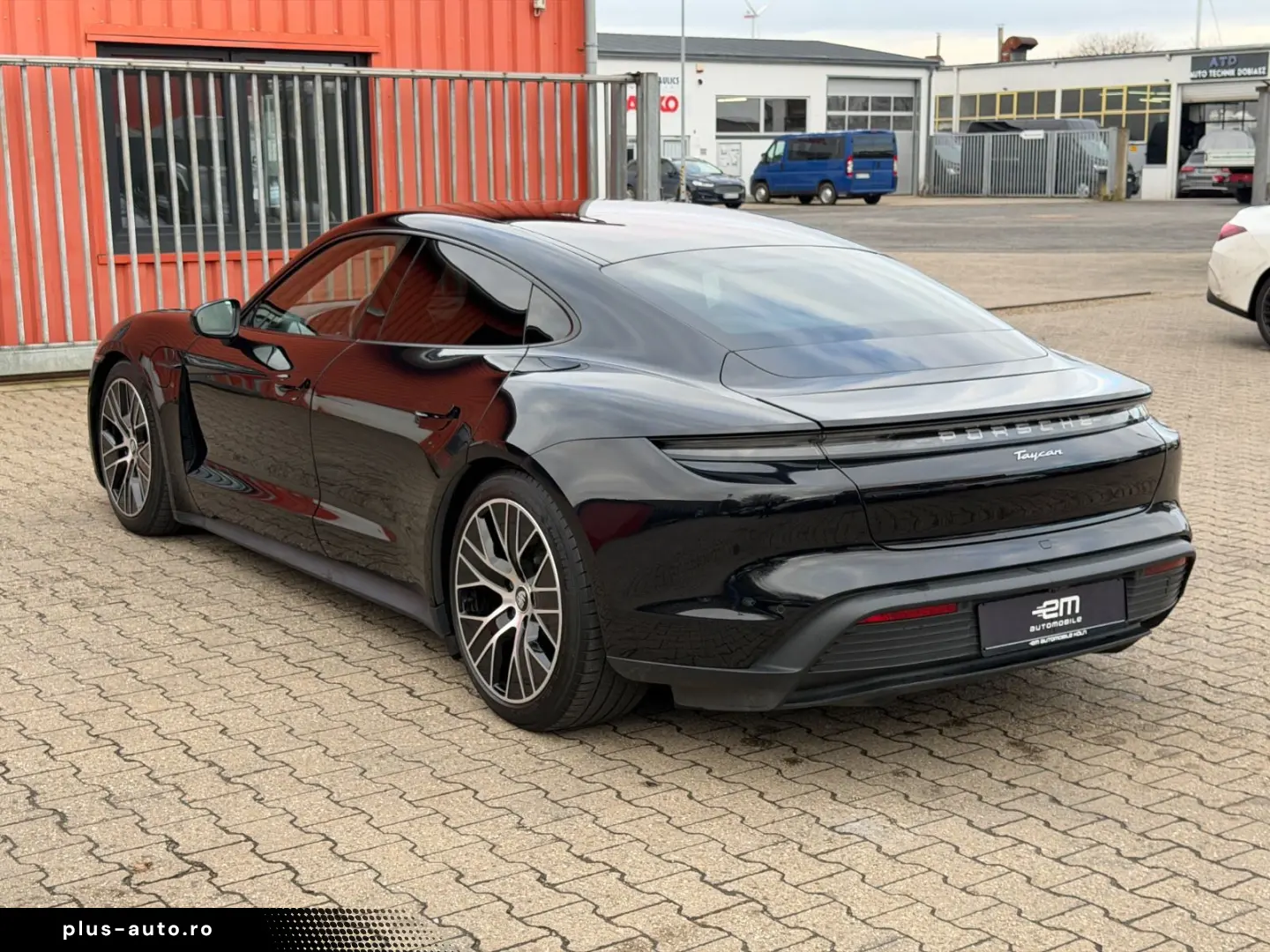 PORSCHE Taycan Luft Matrix Leder Pano Memory ACC 8-Fach