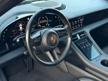 PORSCHE Taycan Luft Matrix Leder Pano Memory ACC 8-Fach