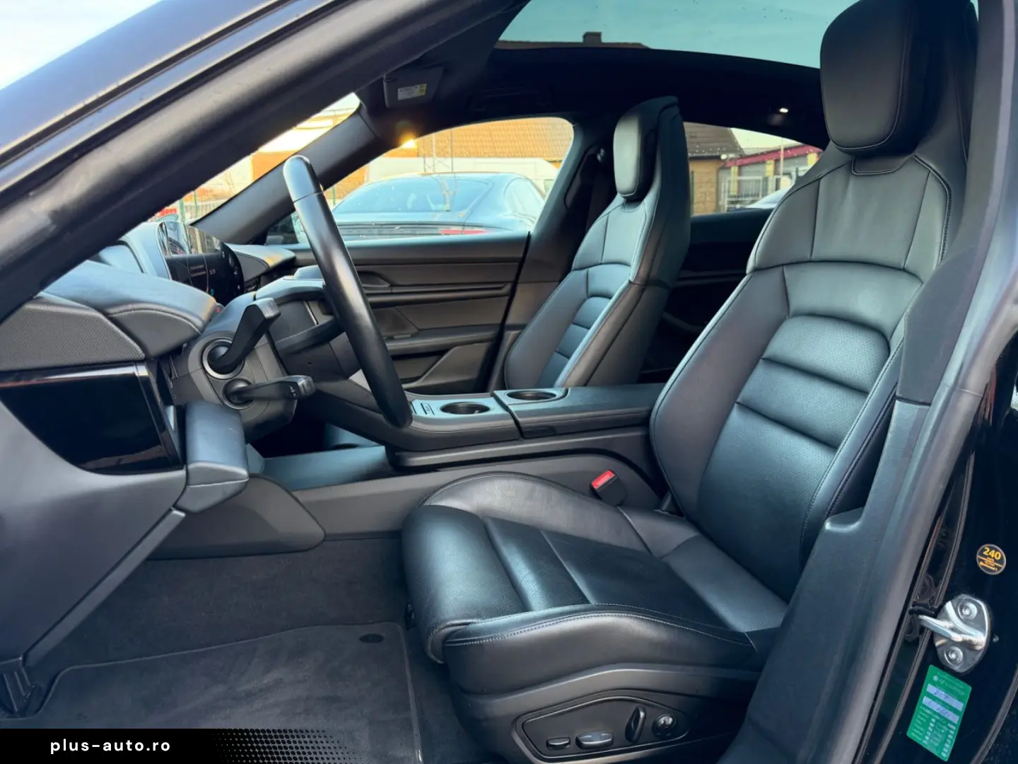 PORSCHE Taycan Luft Matrix Leder Pano Memory ACC 8-Fach