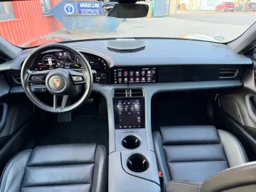 PORSCHE Taycan Luft Matrix Leder Pano Memory ACC 8-Fach