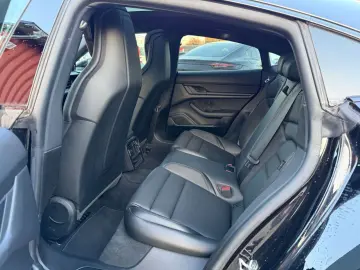 PORSCHE Taycan Luft Matrix Leder Pano Memory ACC 8-Fach