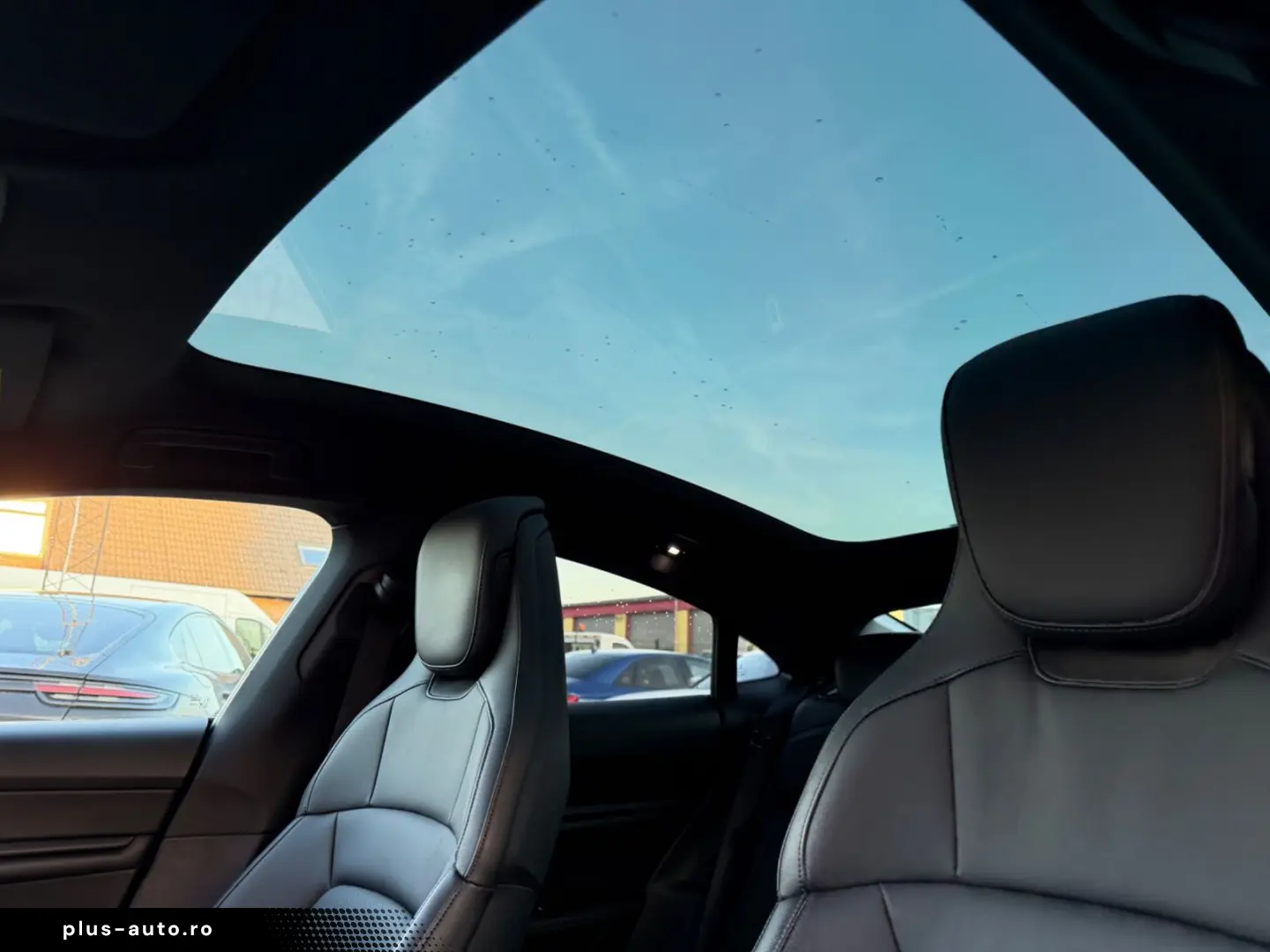 PORSCHE Taycan Luft Matrix Leder Pano Memory ACC 8-Fach