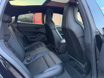 PORSCHE Taycan Luft Matrix Leder Pano Memory ACC 8-Fach