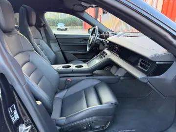 PORSCHE Taycan Luft Matrix Leder Pano Memory ACC 8-Fach