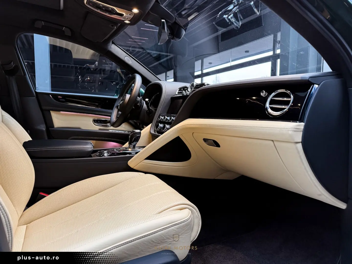 BENTLEY Bentayga V8 NAIM PANO MASSAGE STANDHZG ACC NACHT