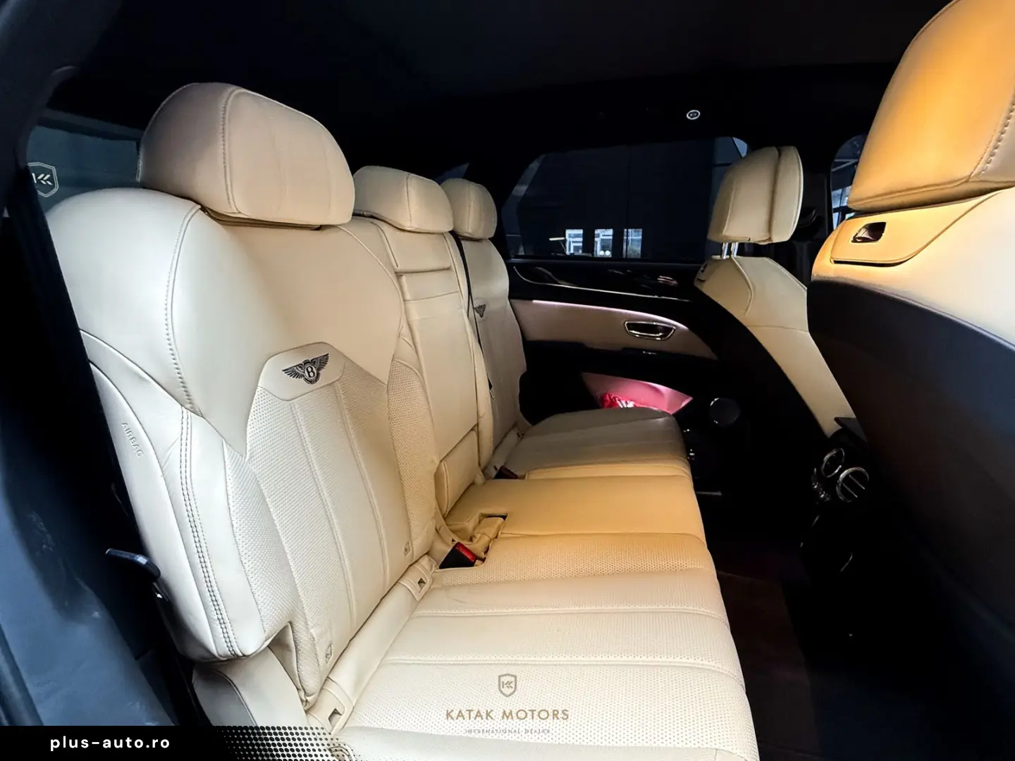 BENTLEY Bentayga V8 NAIM PANO MASSAGE STANDHZG ACC NACHT