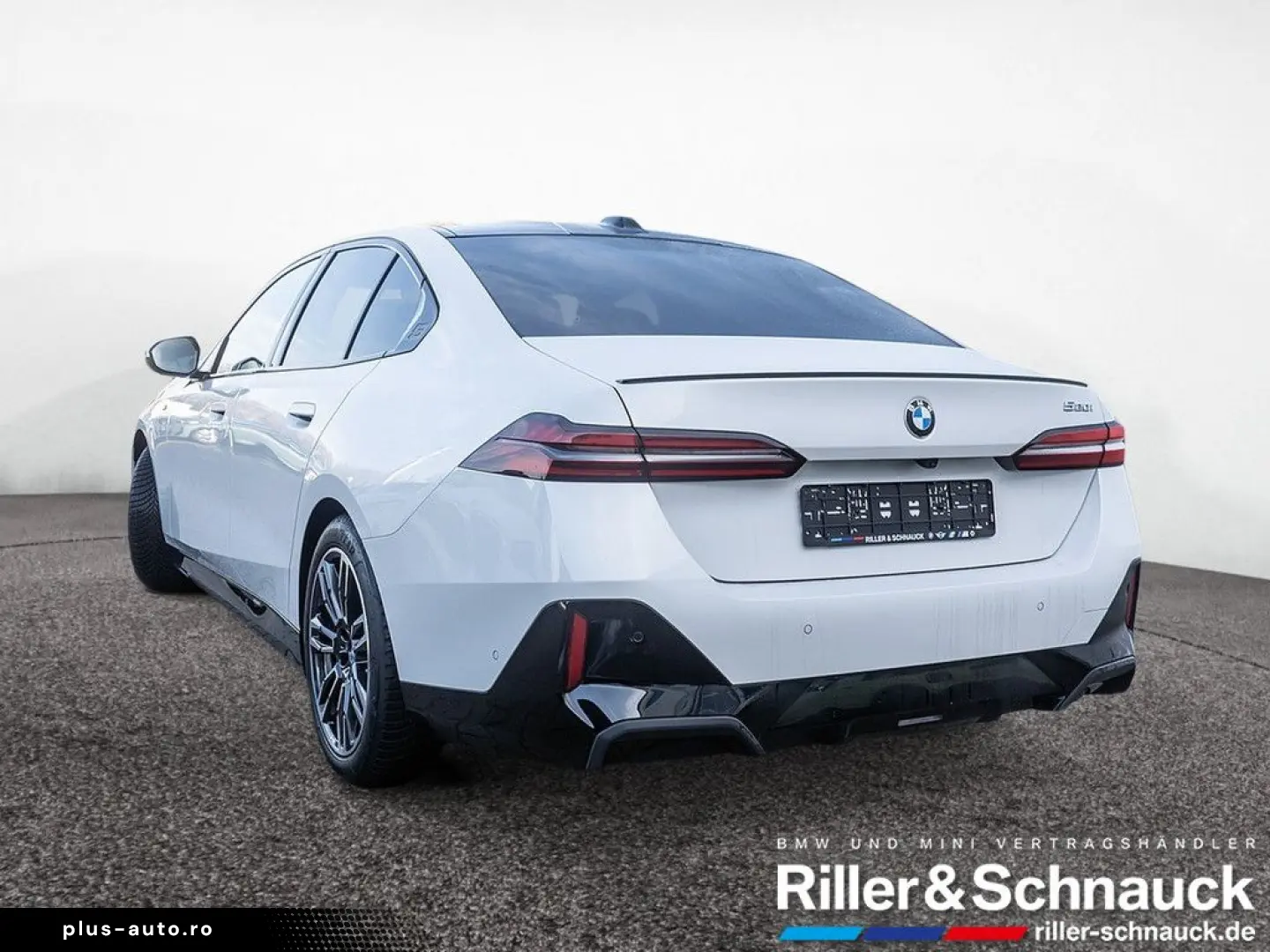 BMW 520i M-Sport H K ACC HUD SITZBELÜFTUNG PANO 360