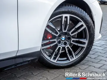 BMW 520i M-Sport H K ACC HUD SITZBELÜFTUNG PANO 360