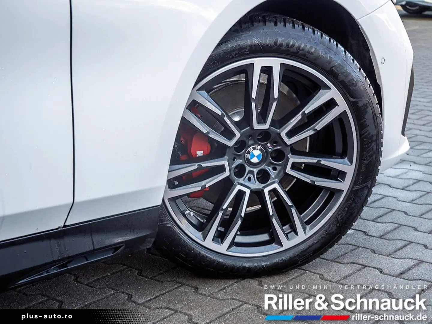 BMW 520i M-Sport H K ACC HUD SITZBELÜFTUNG PANO 360