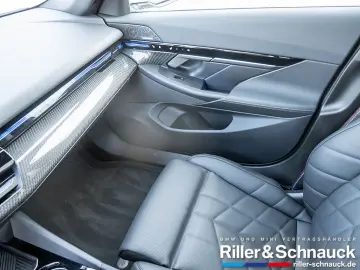 BMW 520i M-Sport H K ACC HUD SITZBELÜFTUNG PANO 360