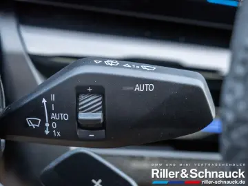 BMW 520i M-Sport H K ACC HUD SITZBELÜFTUNG PANO 360