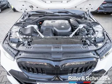 BMW 520i M-Sport H K ACC HUD SITZBELÜFTUNG PANO 360