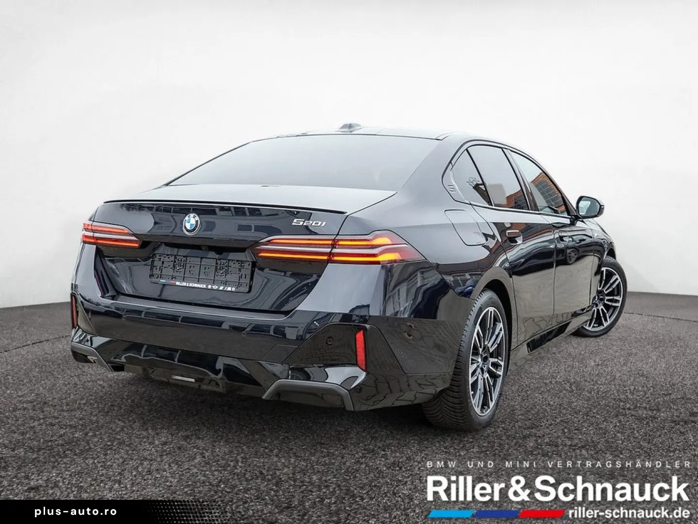 BMW 520i M-Sport Pro NAVI HUD ACC PANO 360  STANDHZ